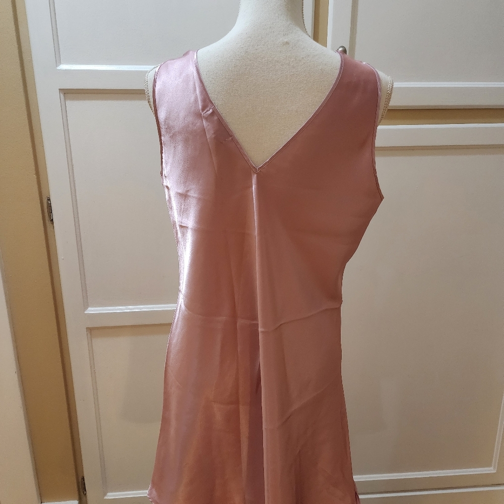Nine & Company Women's Sleeveless Lace V-neck Nightgown - Picture 6 of 9